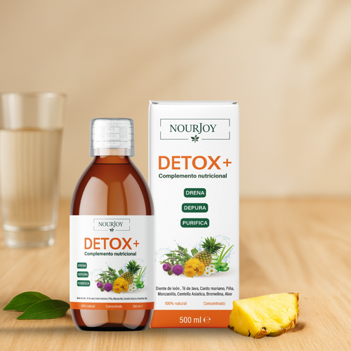 Suplemento Detox+ de Nourjoy sobre una mesa de madera con luz natural cálida, ideal para depurar y equilibrar el organismo de forma natural.